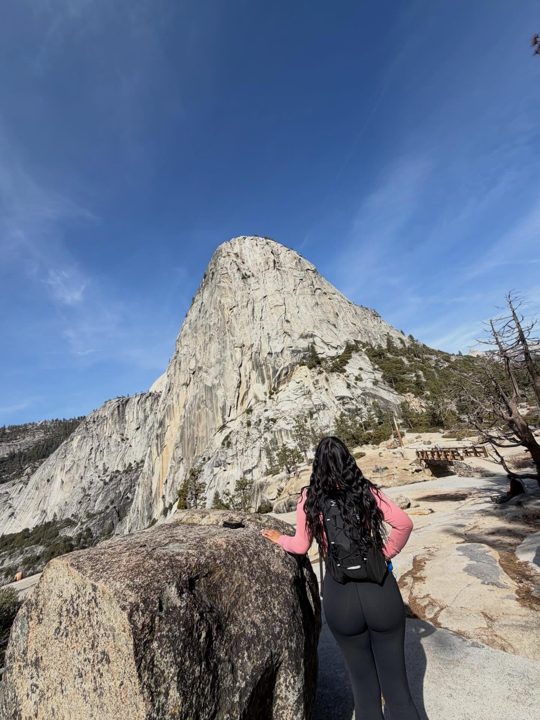 Views this good don’t come from comfort zones ✨🤍
📍Top of Nevada Falls ✨🥾⛰️