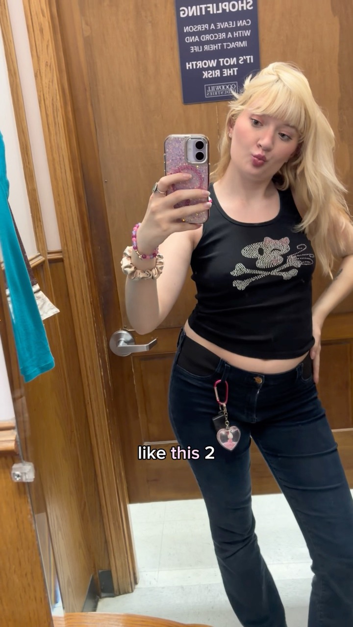 come thrifting with me while 4 months PREGNANT