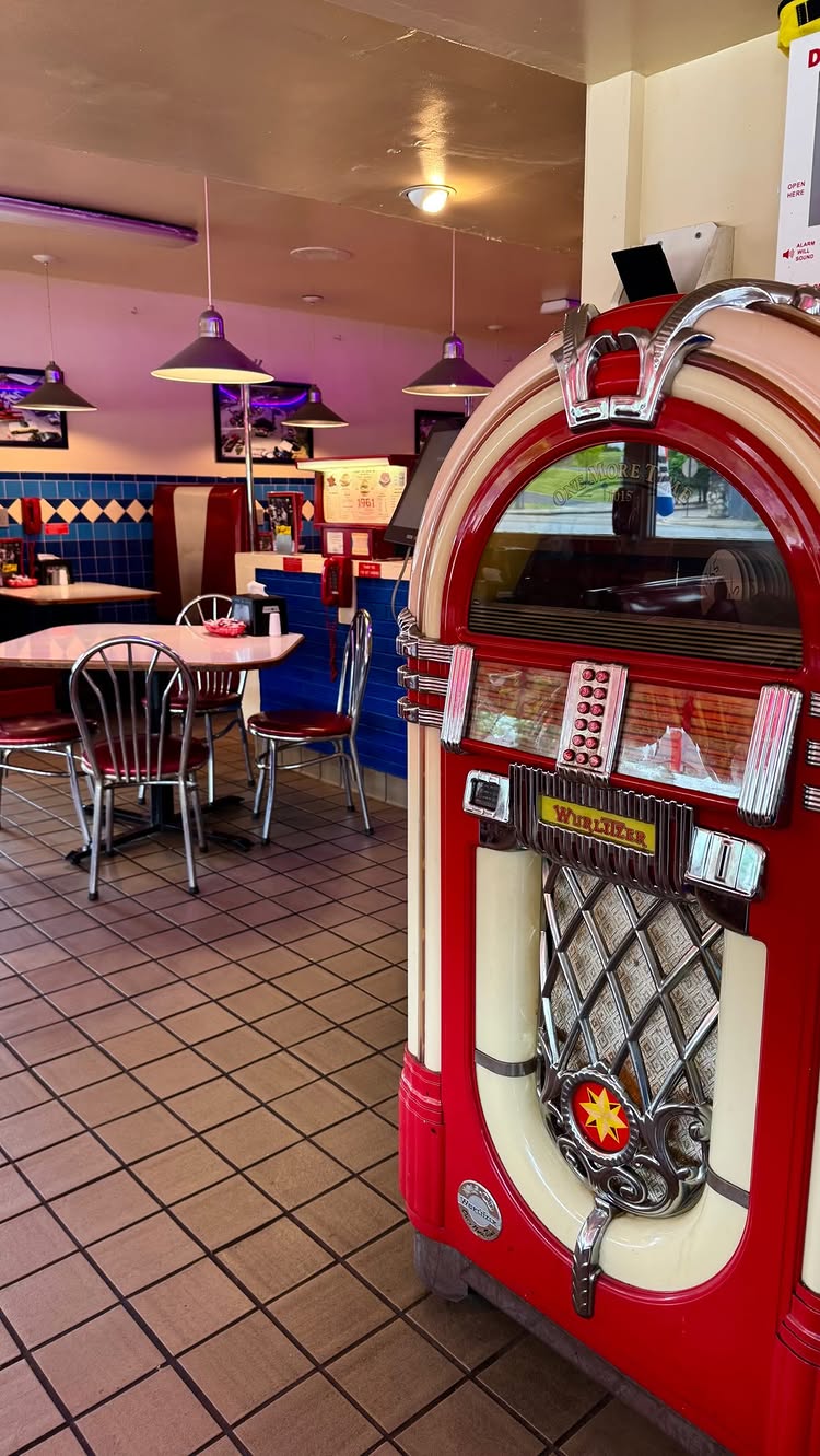this is her vibe for this summer! 🍒🎀💐

#50s #diner #oldsoul #50sdiner #summeraesthetic