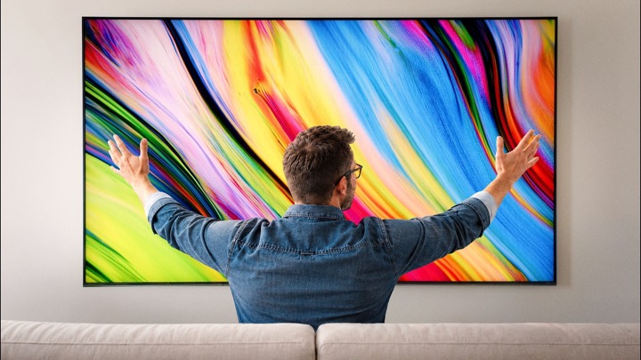 Hisense Just Broke the TV Market -- Hisense UR8 Review