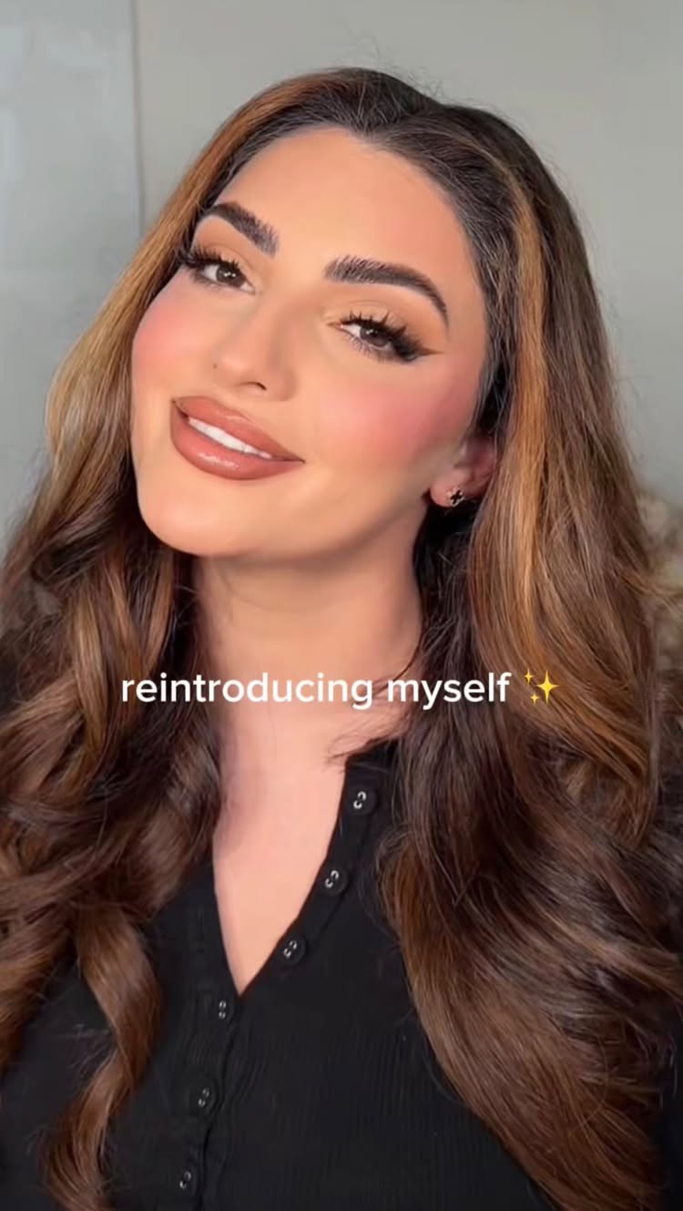 Noticed a bunch of new faces around here, so hi! I’m Ani. 

Soft glam artist, studio owner, and full-time entrepreneur. 

Glad you’re here �