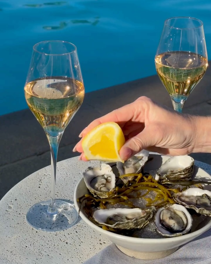 A Summer Toast, Coast-to-Coast. 

Gather at Solage’s iconic Bathhouse for a celebration inspired by vintage glamour and wine country revelry