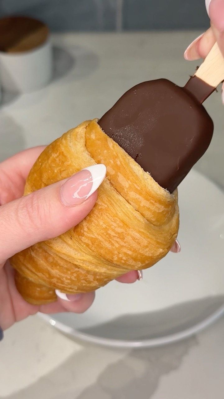 viral croissant ice cream bar recipe🍦🥐#dessert #food #recipe #shorts #viral #easydessert #icecream
