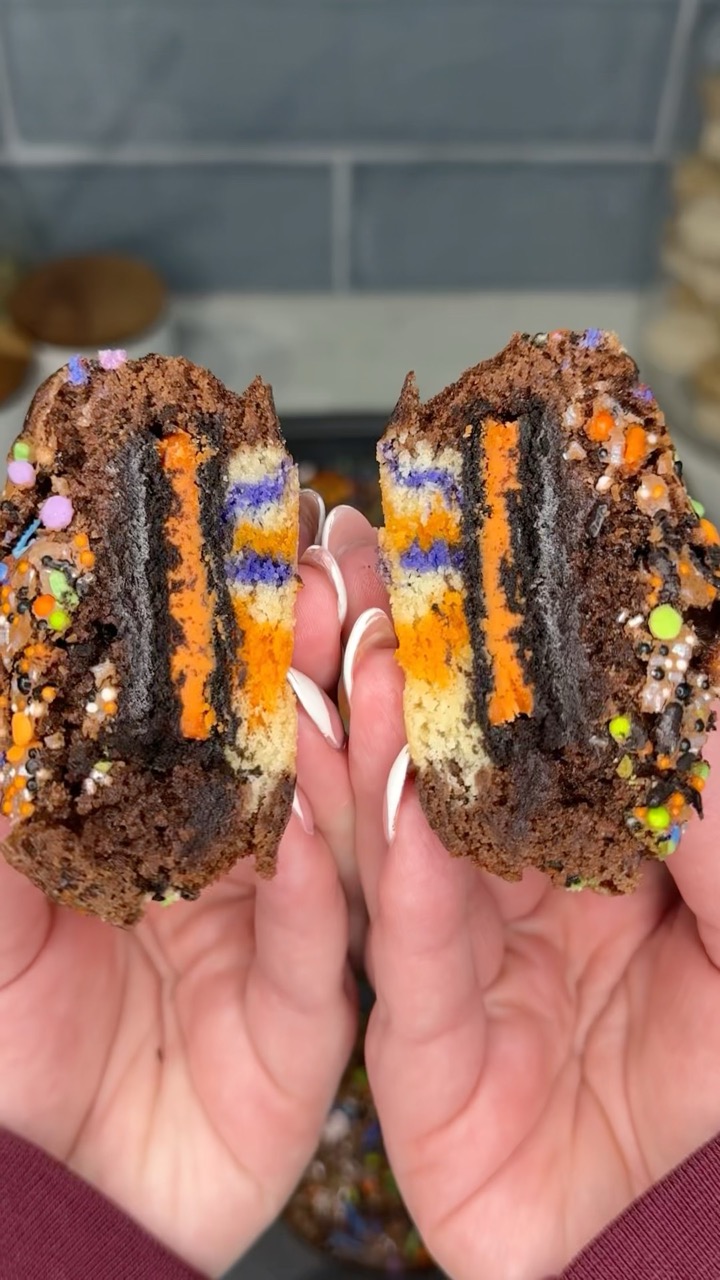 viral halloween oreo stuffed brookies recipe 🍪🍫 #recipe #dessert #cookies #baking #recipe #shorts