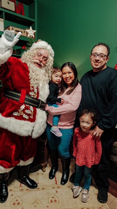 For a personalized Santa experience, @santassecretworkshopny provides an all-knowing Santa (you fill out a survey ahead of time which adds to the magic for your little ones!) 

You get a personal elf guide as you step in