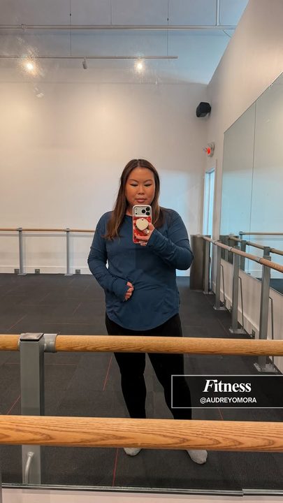 Restarting my fitness journey after kids after 7 years is not easy! I had a traumatic birth delivery experience after my 2nd, and it’s been harder to lose the baby weight. 

Barre is a familiar space for me, as I used to