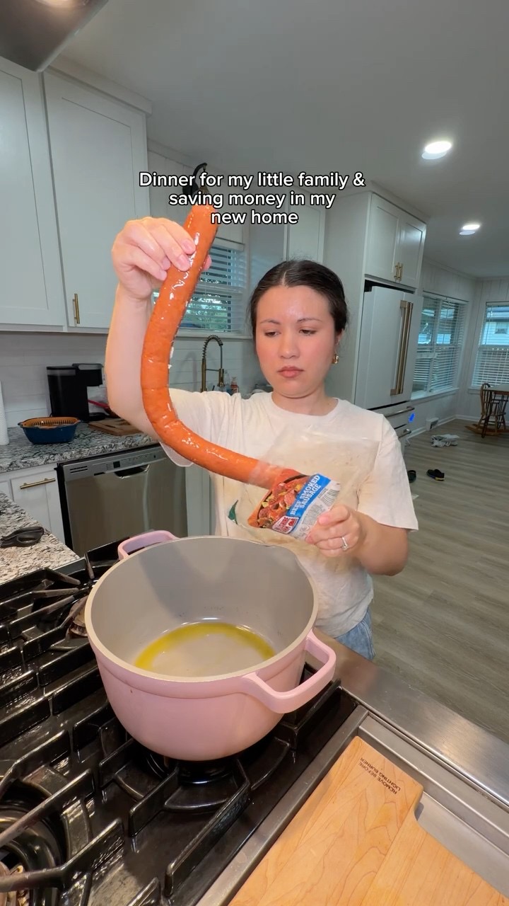 We found our chairs ❤️ this is an older video #dinner #cooking #momlife #ayomadelyn