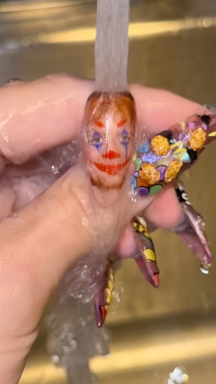 wait for it 🤡 #edsheeran #macklemore #nailart
