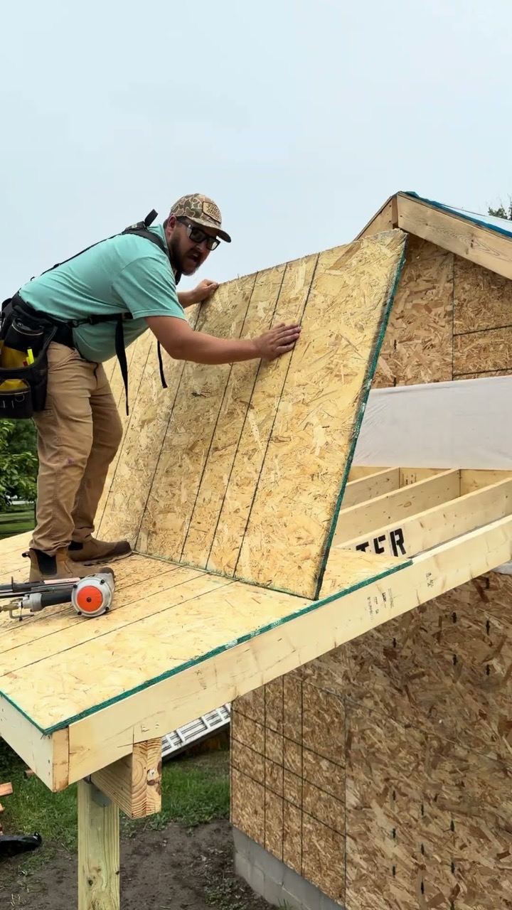 How a patio roof fails 🤔 follow local codes hire professionals 💪 #patiocover #porch #build