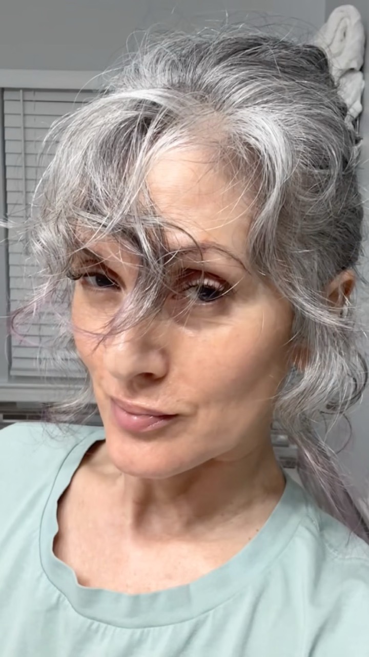 🩷Don’t spend today wishing you looked younger. Spend today loving the woman who’s here right now.