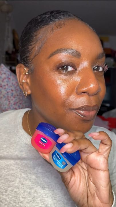 #vaselinepartner 💄mission accomplished! I finally found the cute @vaselinebrand lip therapy minis…and Rosy had to come home with me 🎀 The subtle pink tint, the hydration, and the adorable mini size! I’m obsessed!⠀
⠀
𝗪𝗵𝗶𝗰
