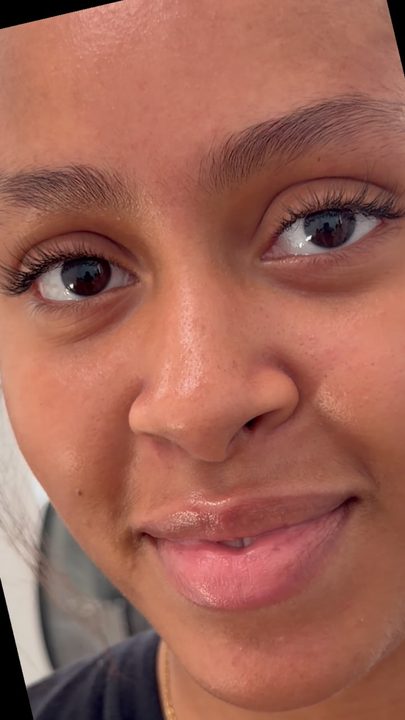 BABY LASH
Bringing out your essence is what this look serves to. I am obsessed with the softest, finest lash extensions effect and I want as many people on board with me! They make so much sense! They hold shape and colo