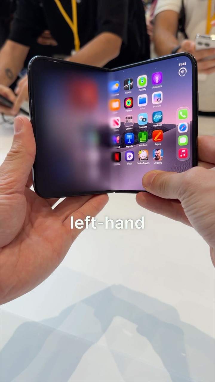 iPhone Duo HANDS-ON! 👀