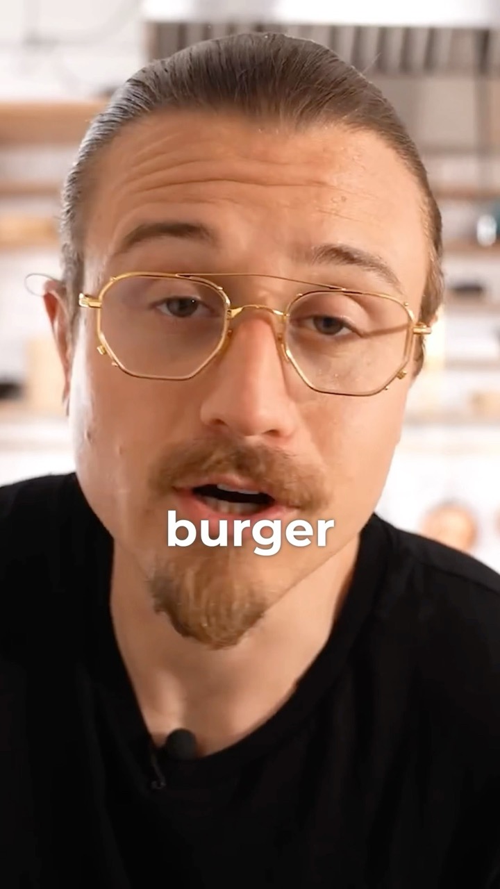How good are Joshua Weissman’s burgers? 🍔 #joshuaweissman #burger #burgers #burgerrecipe #recipe