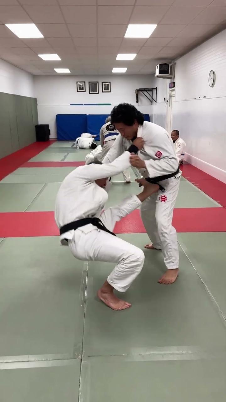 Yoko Tomoe Cross-Body: The Grip Switch Detail #bjj