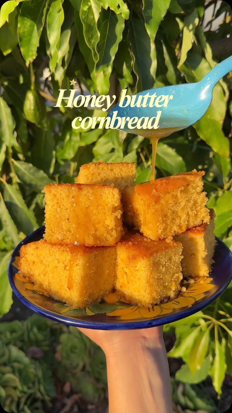 This honey butter cornbread 🧈🌽 is perfect for the summer season and ITS GIVING THE PERFECT AMOUNT OF SAVORY AND SALTY 👀🫶🏼

The Cold dai