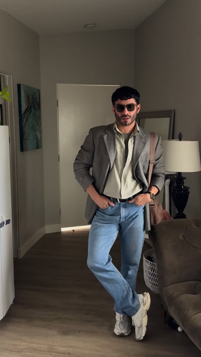 Dad energy, strong vibe tenni 👟 👖✨
#dadvibes #casualstyle #offdutylook #relaxedfit #weekenduniform