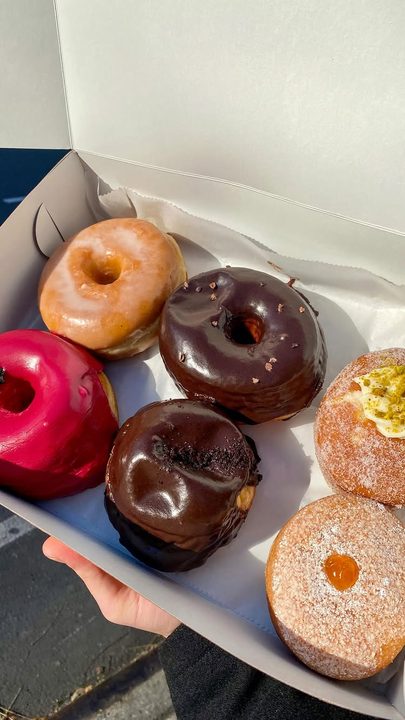 { @doughdoughnuts } happy new year! i hope 2023 is as sweet as these doughnuts • chef slicks 💋 - the best glazed doughnut I’ve ever had 🫶 
•
•
•
#doughnut #doughnuts #donut #donuts #nyc #ny #nye #newyearseve #happy #happ