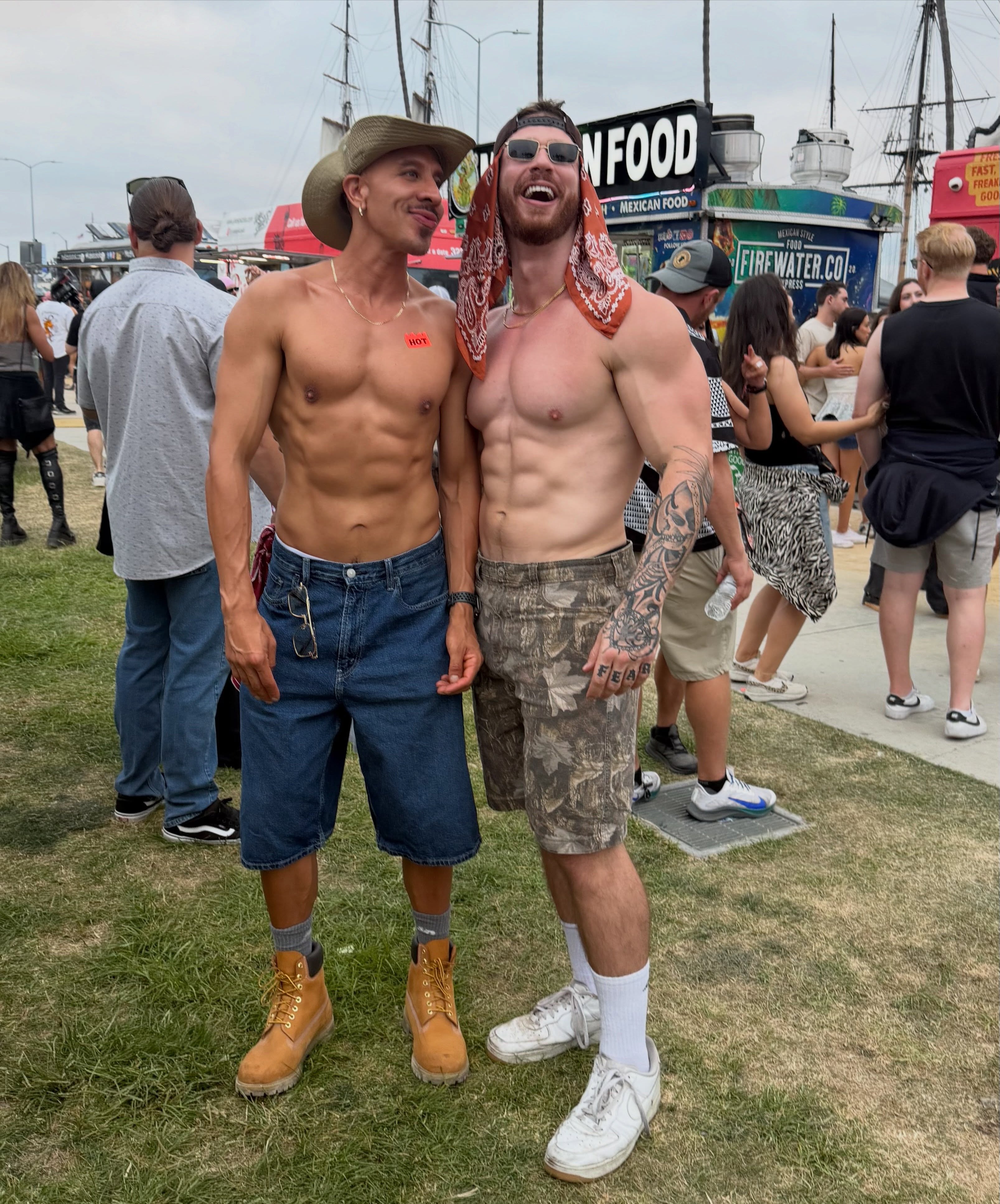 Side quests with my main squeezes at @intothehorizonmusicfest