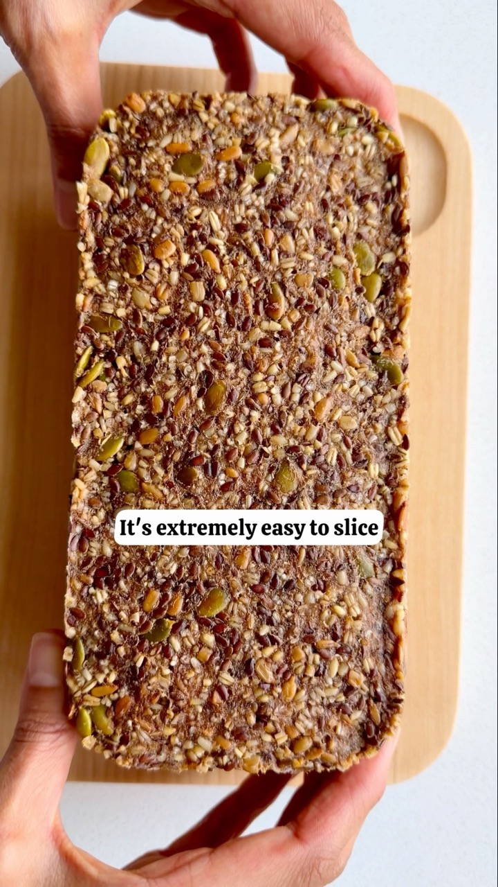 THIS ACTUALLY WORKS! A healthy bread recipe with NO YEAST, NO FLOUR, SEEDS, OATS! Porridge bread