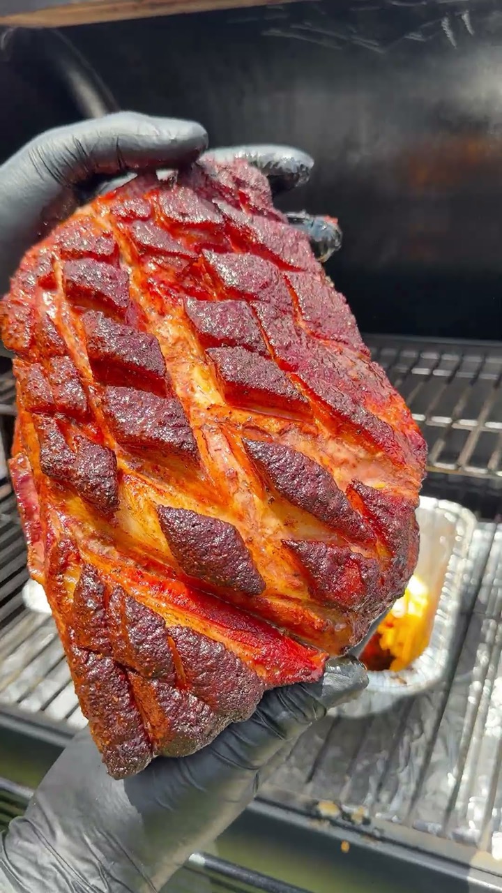 Pickle Pulled Pork 🥒 The Ultimate Smoked Pork Sandwich!  Recipe in Description 👍