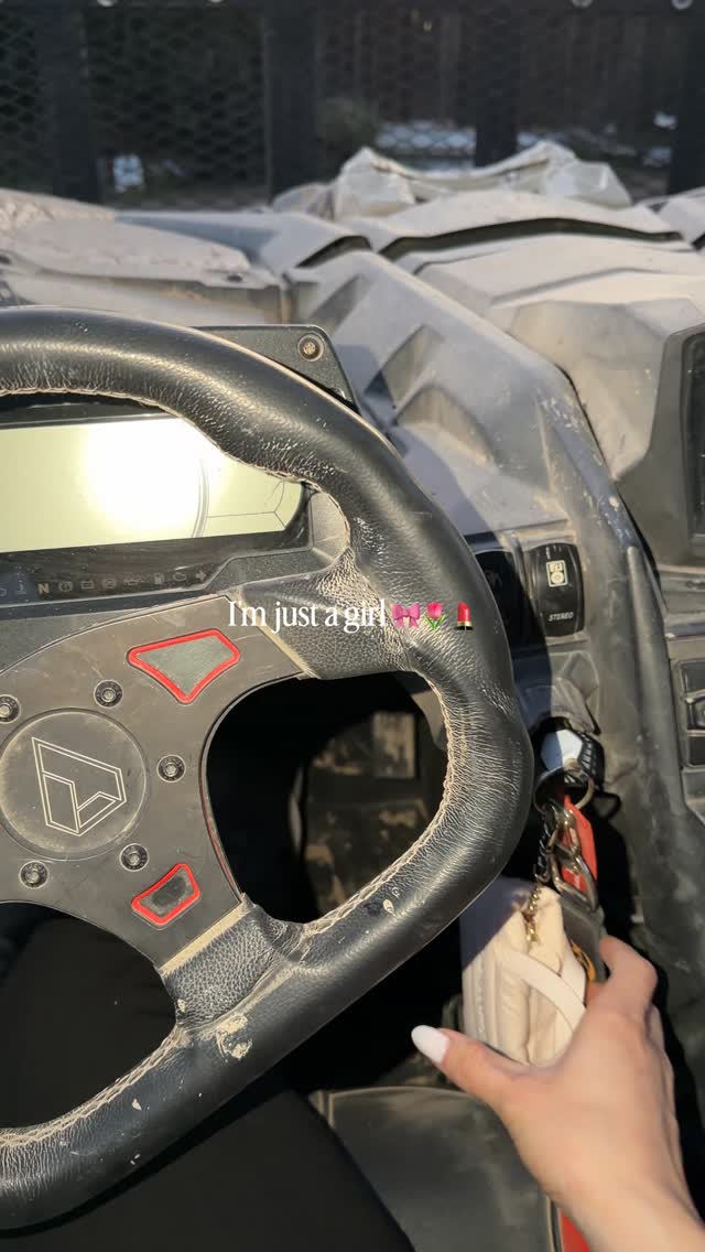 If your Can-am isn’t dirty , did you even ride? 🎀🌷👛

These are the essentials you need at the desert:

Sunscreen, sunglasses, lip balm, p