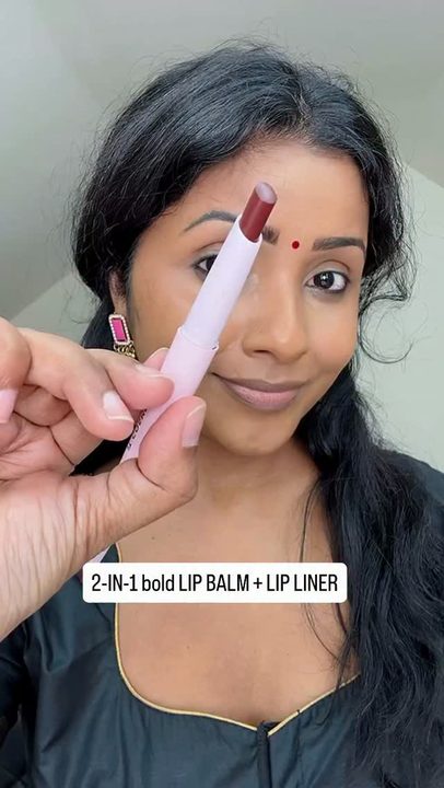 A bold lip without the lip-dryness✨🥰 I’m a lip balm girl, so finding one in a bold burgundy shade AND with a liner? Sold. 🥀
.
.
.

#BeautyFinds #MakeupLover #MakeupReels #BeautyReels #EverydayMakeup MakeupContent onam Ma