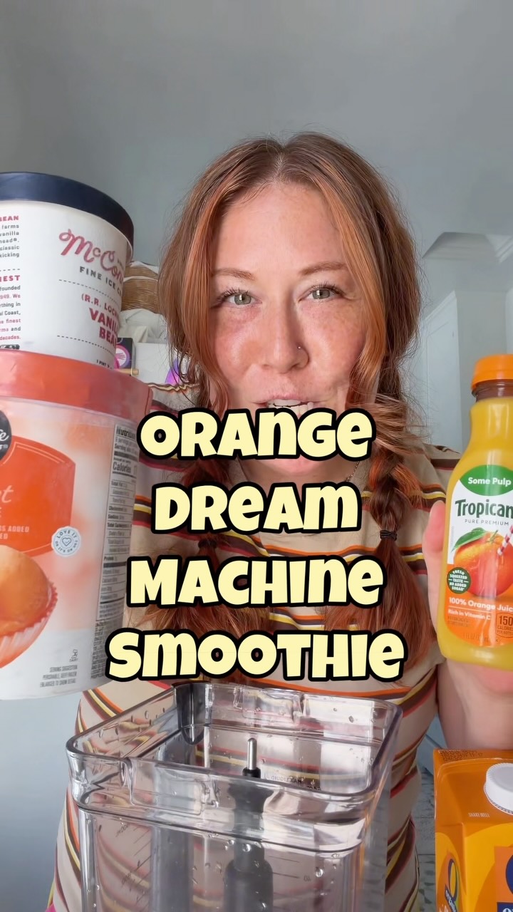 Happy smoothie Saturday! Today we’re covering the Orange Dream Machine 🍊

Is it a smoothie or a milkshake? 

Recipe for a 16oz smoothie:
•4