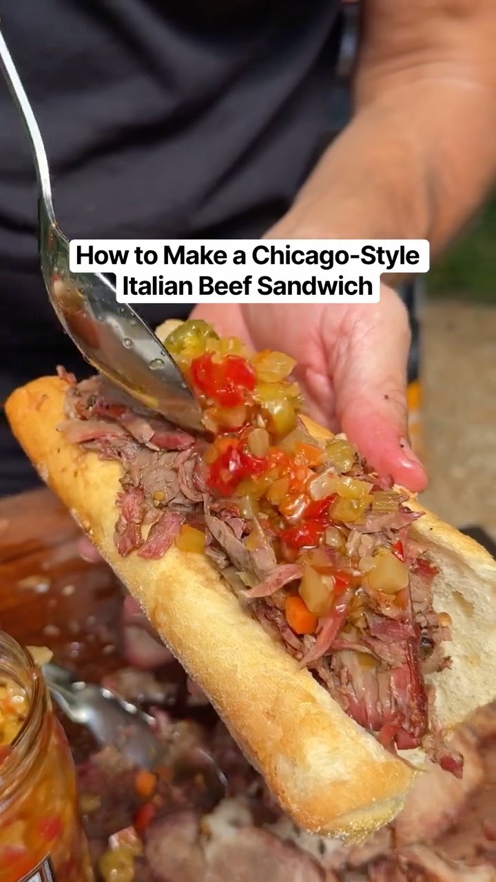 Chicago-Style Italian Beef Sandwich #italianbeef #chicagoitalianbeef #chicagobbq #bbq #barbecue