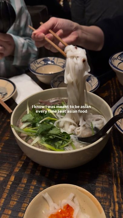 What’s your top 3 asian cuisines? I’ll go first - 1. Korean, 2. Japanese, 3. Chinese (I know so unoriginal 😂)

#asianfood #asiancuisines #favoritecuisine #relatable