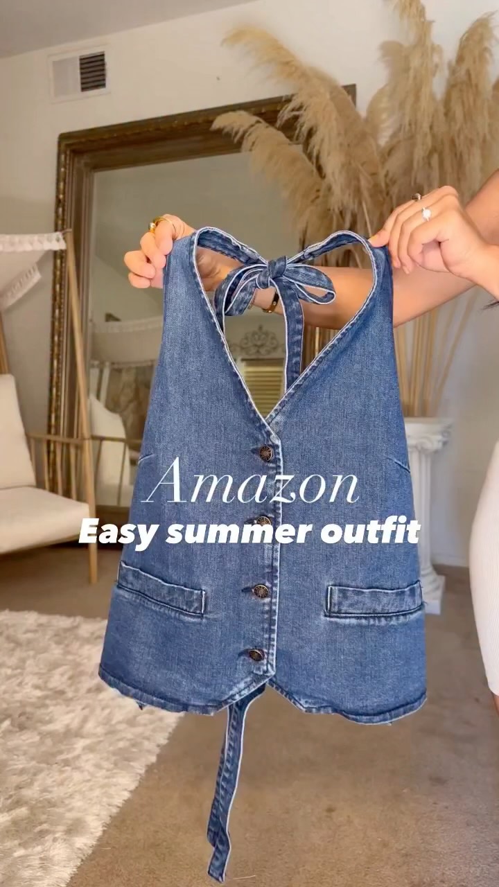 Easy summer outfit ☀️Comment SHOP and I’ll send a
DM with the link to shop this outfit!

-Comenta SHOP y enviaré los detalles directamente a