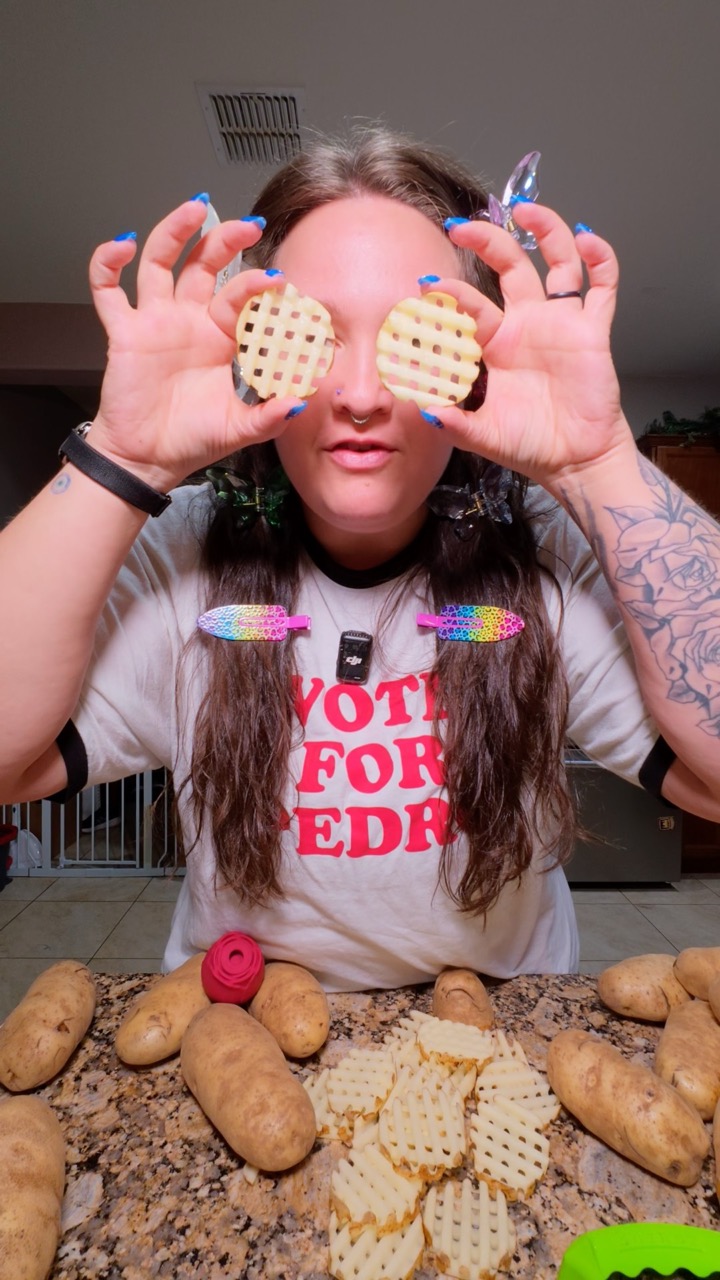 You know what they say about big potatoes right? Big waffle fries. #bbpartner