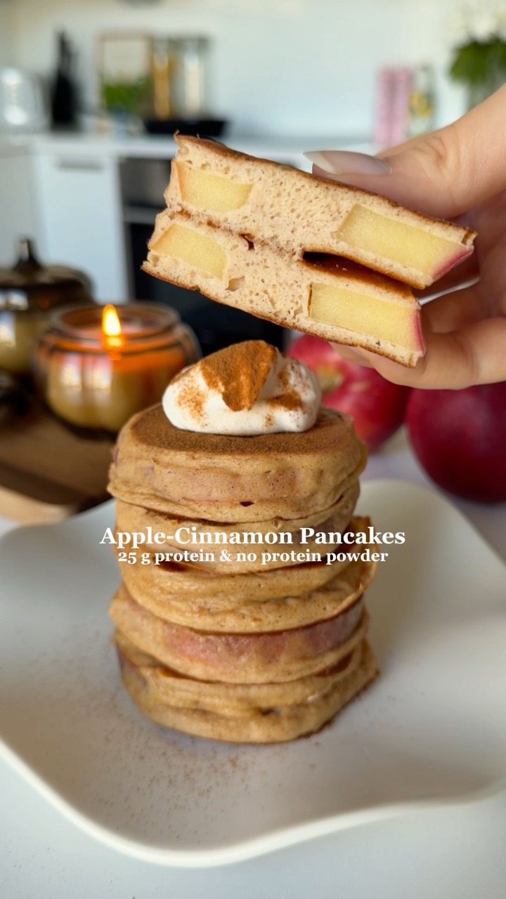 Fluffy Apple-Cinnamon Pancakes😍 25 g protein & no protein powder! #fallrecipes #pancakes