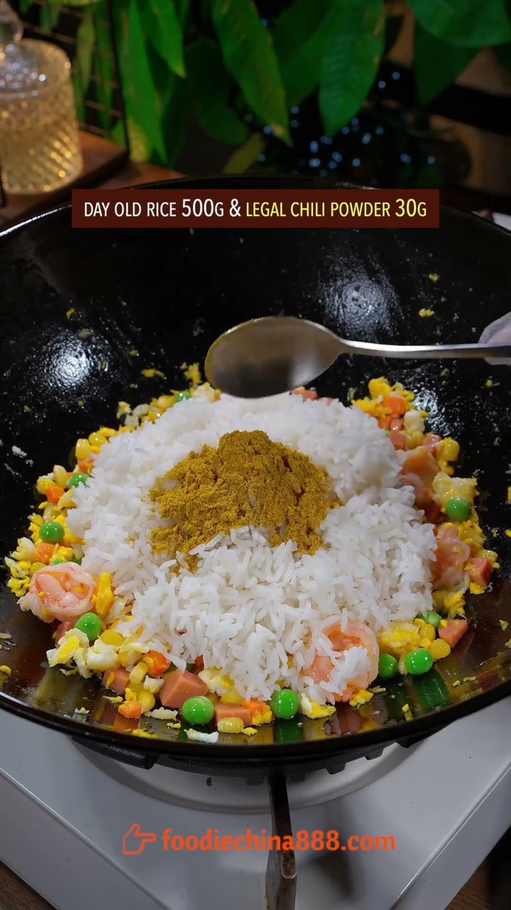 HOW TO MAKE EGG FRIED RICE LIKE A PRO? #recipe #cooking #chinesefood #eggfriedrice #friedrice