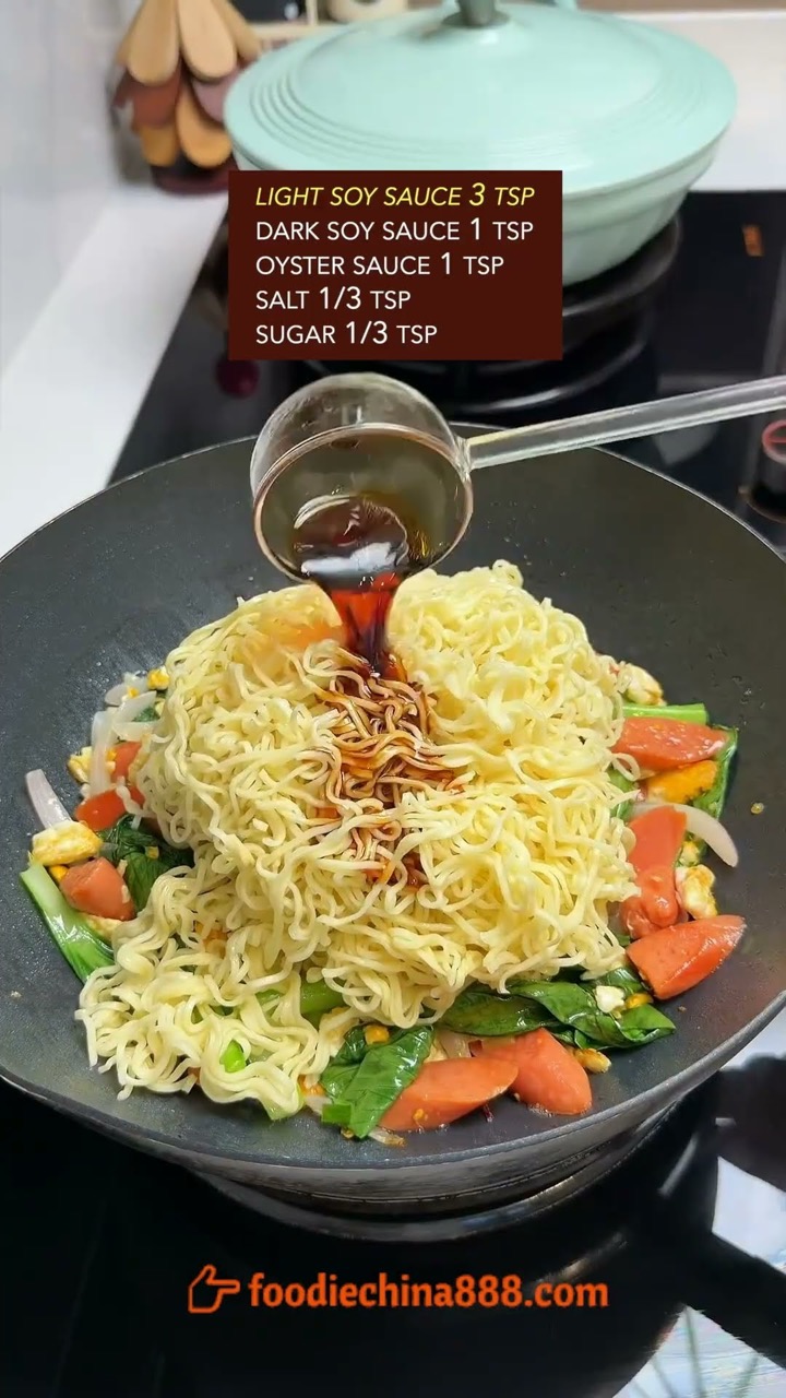 HOW TO COOK INSTANT NOODLES LIKE A PRO? #recipe #cooking #chinesefood #noodles #instantnoodles