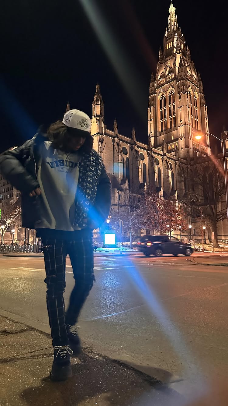 Whoever is starting a clothing brand or had a clothing brand that is looking to grow and be successful tap in 📲👁️

Let me help you build y
