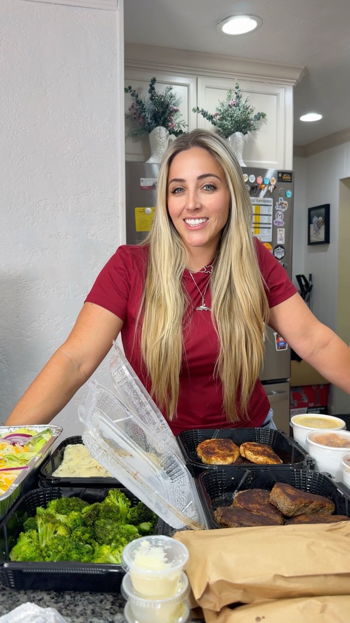 Trying Out Outback’s Family Meal Deal 🍽️👀🥩