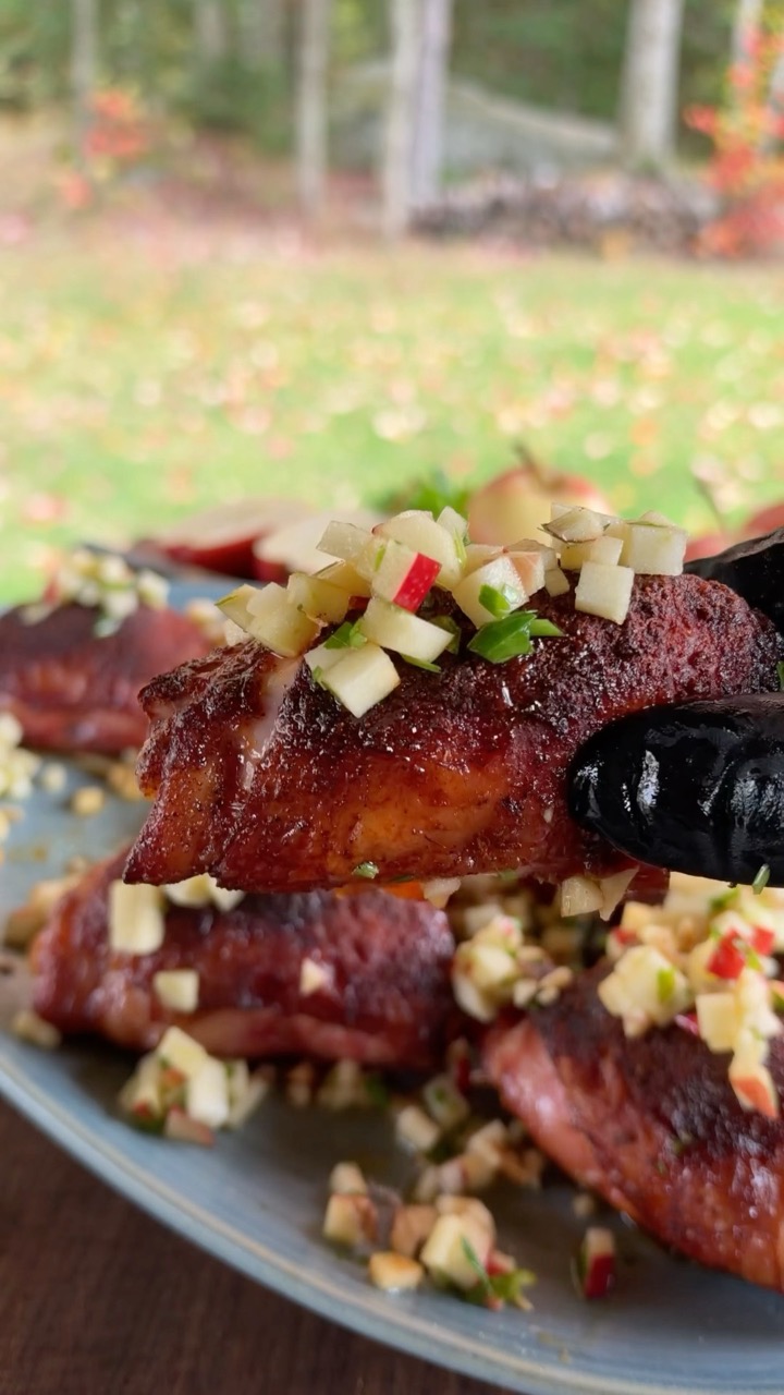 Crispy skin, apple smoke, and a tangy apple cider vinegar relish! 🍏🔥