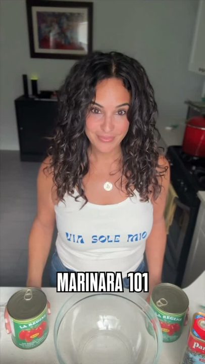 Can you make sauce? 🍅 Because if you ask me, this is the foundation. 5 ground rules. Nothing complicated - just a good marinara done right. 🇮🇹

Save this one. You’ll make it over and over again.

My Marinara Sauce 🍅

Ser