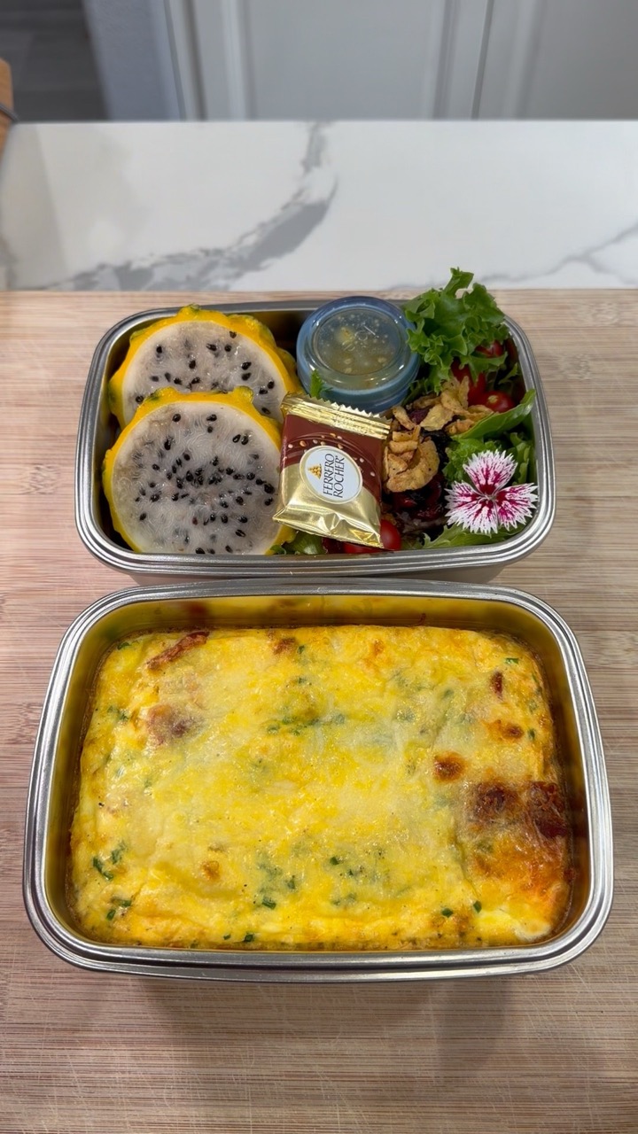 Husband’s Lunch 😃 Smash or Pass? #Lunch #Lunchbox #WorkLunch #WorkLunchIdeas #quiche ￼@BarSFoodsCo