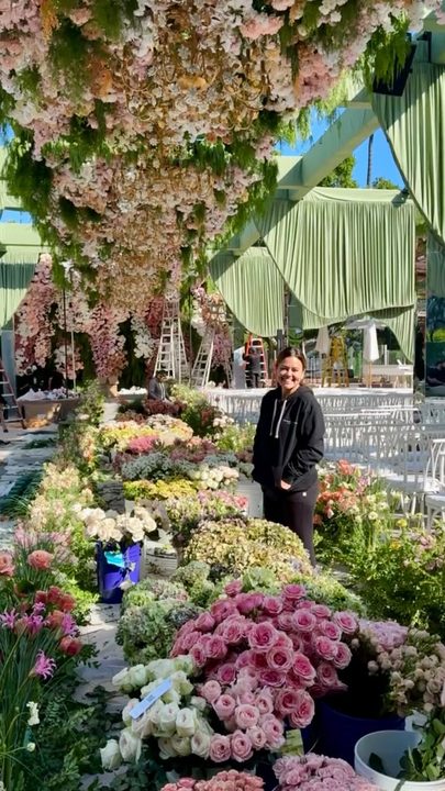 Raise your hand if someone on your team has shown up to a wedding without something they needed.🙋‍♀️

Yeah. Me too. Until I built a system that made it stop.

This is the exact checklist booklet we use at The Hidden Gard