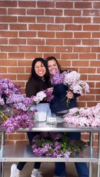 Want your lilacs to stay fresh way longer?🌿

I made a quick PDF with all my best tips to help your blooms last!

Comment “lilac” and I’II send it your way!💜
•
•
•
#lilacseason #flowercaretips #freshflowers #springblooms