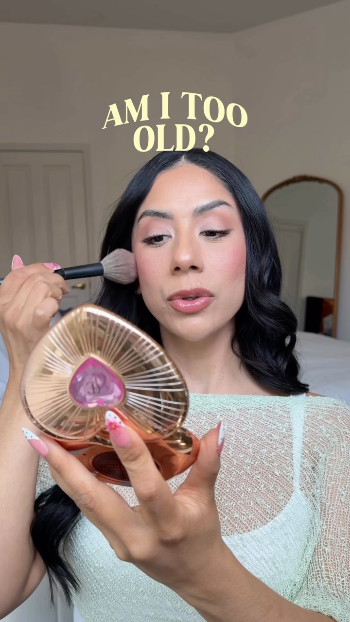 This has been one my hearts biggest dreams and I won’t give up until it’s a reality ⭐️🧡 

TAG @ultabeauty & TELL EM I’M THEIR GIRL🤭 
•
•
•