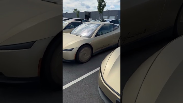 14 Cybercabs in Charlotte, North Carolina - roboTaxi