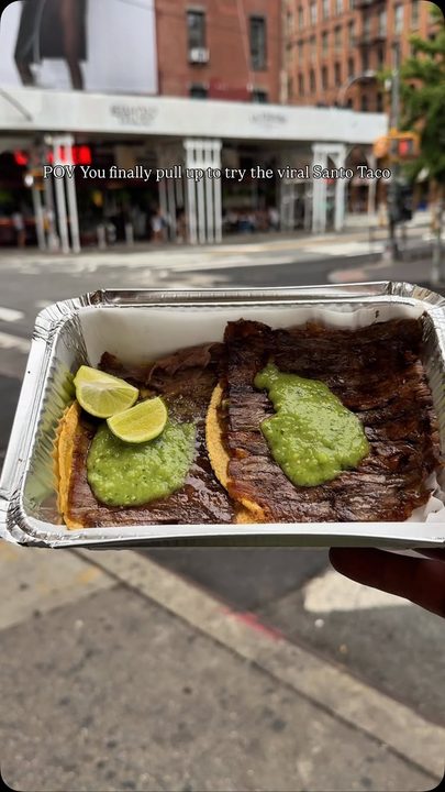 🌮 SANTO TACO SOHO 🌮

If you love tacos, you NEED to try their famous Steak Trompo Taco! 🔥🤤 Made with NY strip & sirloin, topped with their avocado salsa for the perfect bite.

📍 SoHo, NYC
🌮 Steak Trompo Taco = a must-try
