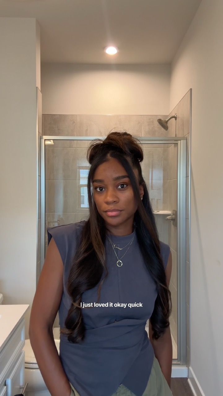 Millennials will not let go of the 2000’s #haircare #straighthair #curlinghair