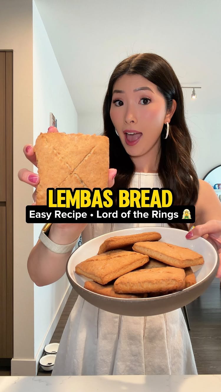 how to make lord of the rings lembas bread! In the movies one small bite is enough to keep a grown man full, but not this one 🤭 

This is a