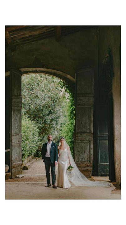 A glimpse into last weekend’s Italian dream.

//

Lauren and Conor in Florence.

Planning & Design: @jacquelinehallgarth
Photography: @forthephoto
Bridal Beauty: @samanthapretto_hair_and_makeup
Caterer (wedding): @eastca