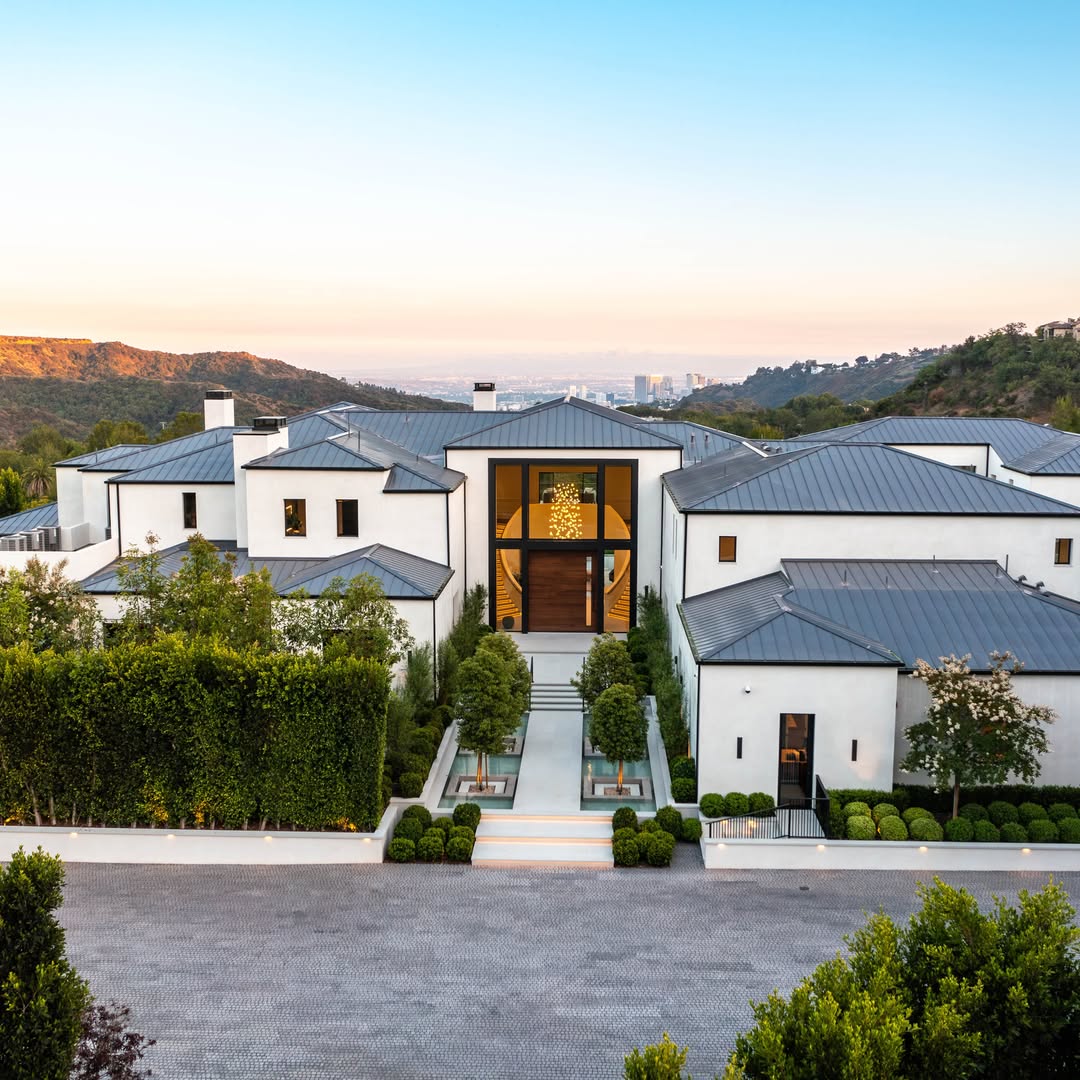 New Listing! $69,995,000. Ultra Private 2.7 Acre Excellence. #JadeMillsEstates