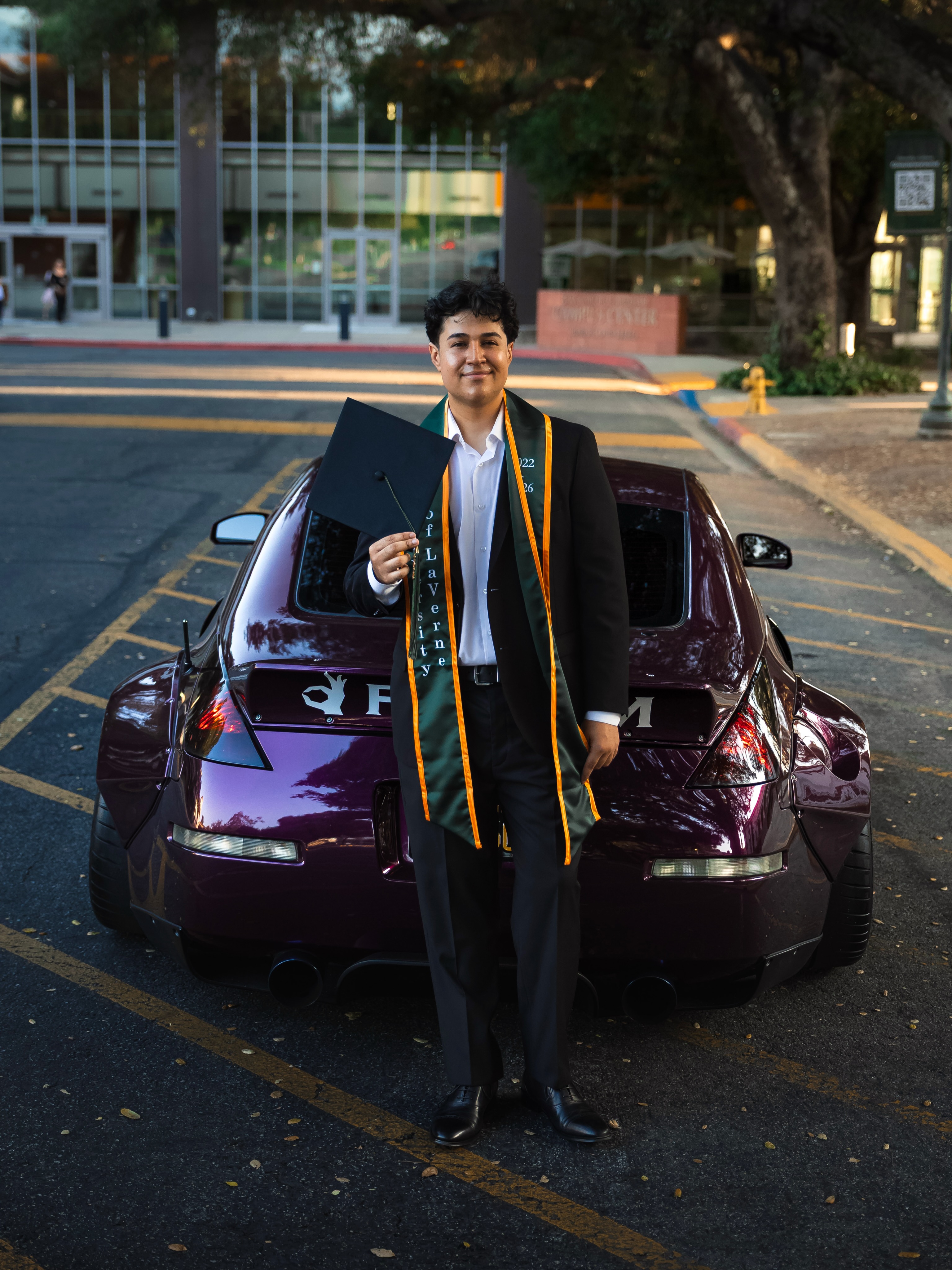 Proud Mexican Graduate 🇲🇽 

I promised my parents I’d do it and I did. First in my Mexican family to graduate from a university. Life wasn